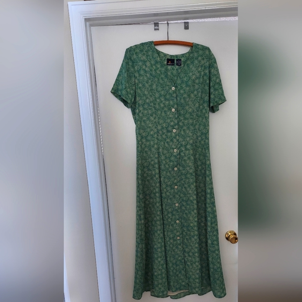Like New Lizsport Green Button-Front Short Sleeve Maxi Dress